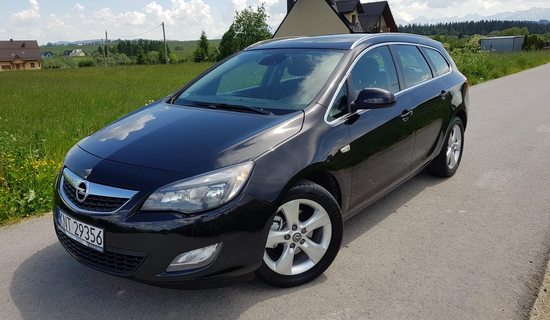 AutoRent - Opel Astra J kombi automat