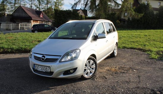 AutoRent - Opel Zafira B minivan automat